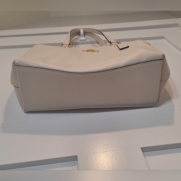 Coach Pebbled Leather Bay Tote Bag Used Once White Gold Hardware F48637 Zip Top - Picture 6 of 13